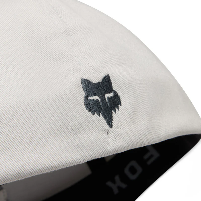 GORRA FOX BADGE FLEXFIT [GRIS CLARO] - Image 4
